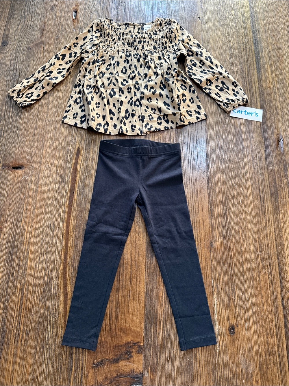 Carter's 2 piece leopard outfit